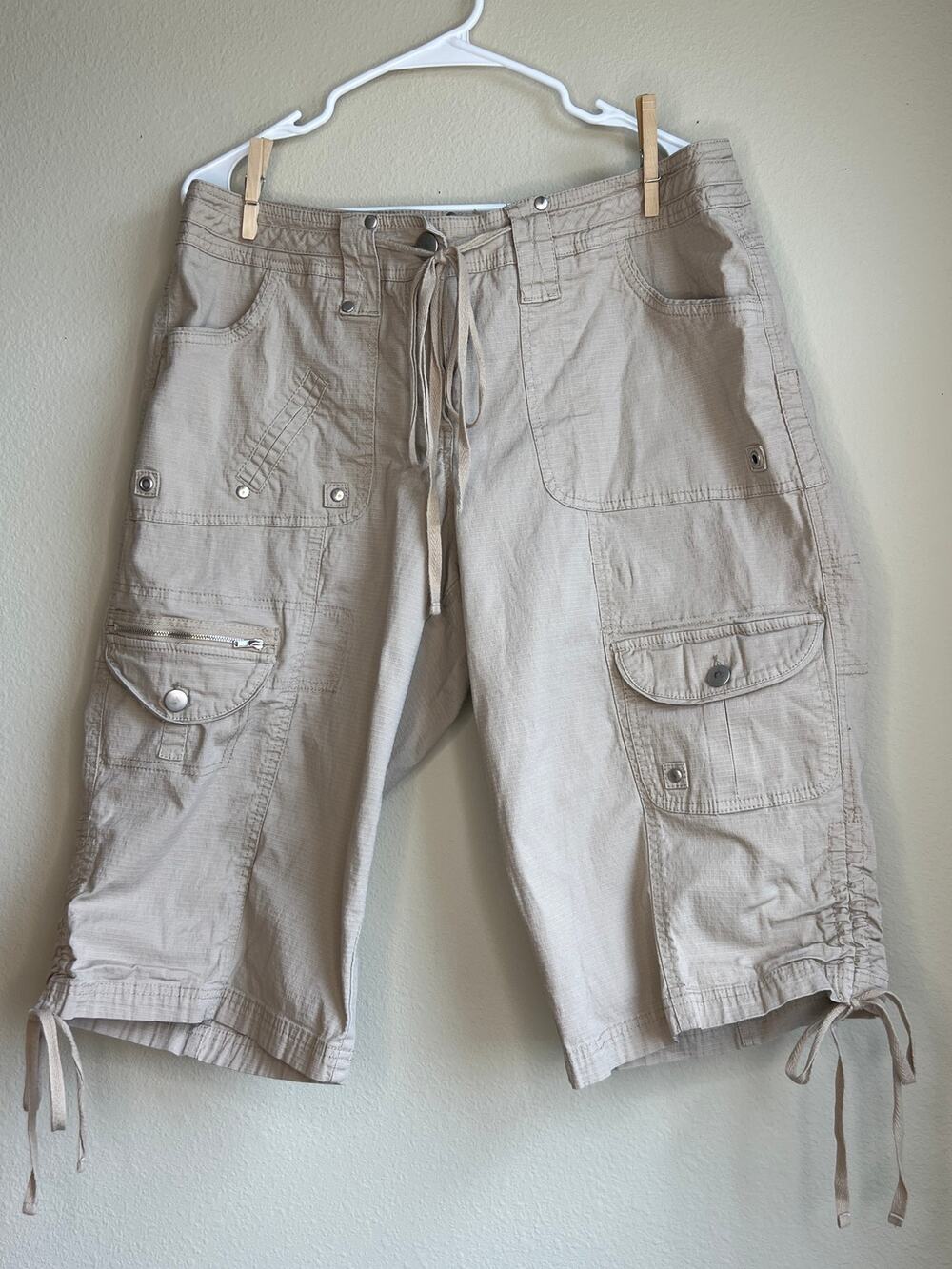 Lane Bryant Cargo Capri Pants Beige Tan Drawstring Hem Utility Gorpcore Size 14